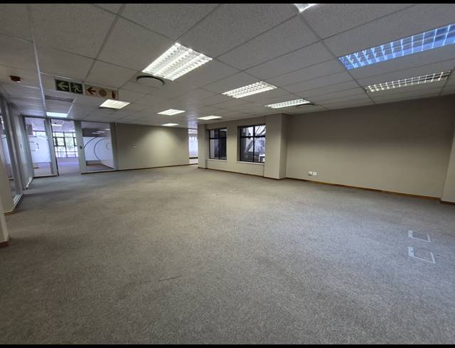 514M² OFFICE TO LET IN SANDTON CENTRAL